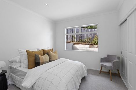 Photo of property in 37 Highcrest Heights, Westmorland, Christchurch, 8025