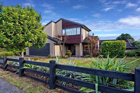 Photo of property in 27 Chamari Close, Titirangi, Auckland, 0604