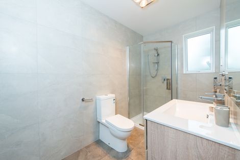 Photo of property in 102a San Marino Drive West, Henderson, Auckland, 0612