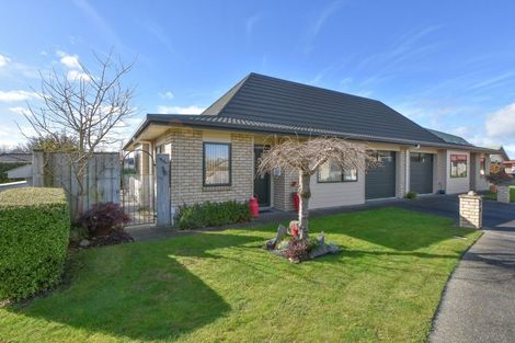 Photo of property in Villa Estate, 27/55 Armstrong Avenue, Carterton, 5713