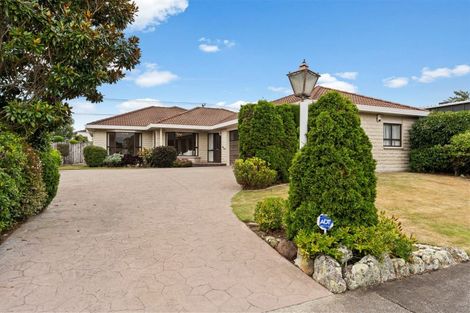 Photo of property in 11 Rosebank Avenue, Kelvin Grove, Palmerston North, 4414