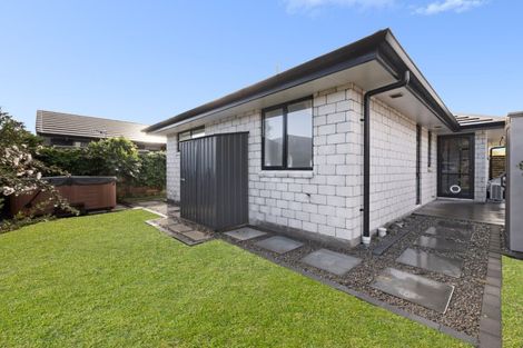 Photo of property in 11 Tiria Drive, Papamoa Beach, Papamoa, 3118