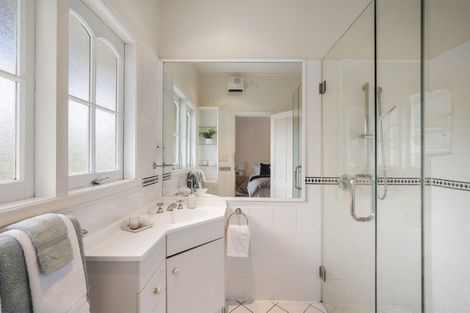 Photo of property in 1a Seatoun Heights Road, Miramar, Wellington, 6022