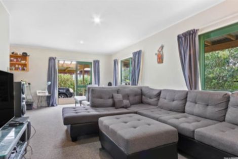 Photo of property in 60 Cobham Crescent, Kelston, Auckland, 0602