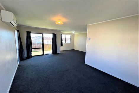Photo of property in 4/1 Rebecca Rise, Weymouth, Auckland, 2103