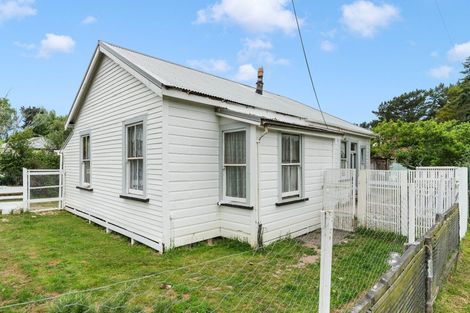 Photo of property in 1 Castle Hill Road, Alfredton, Eketahuna, 4996