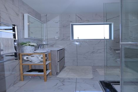 Photo of property in 10 Regis Park Drive, Pukekohe, 2120