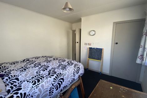 Photo of property in 75 Milton Terrace, Picton, 7220