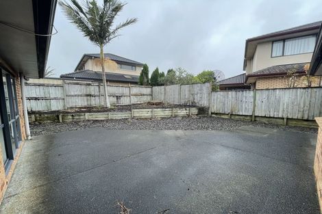 Photo of property in 4 Walter Haddrell Crescent, Flat Bush, Auckland, 2016