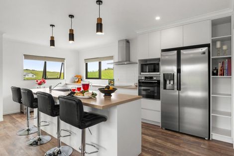 Photo of property in 64 Ruapuke Road, Raglan, 3296