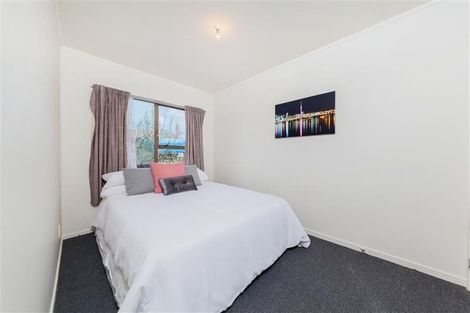 Photo of property in 2/31 Bowater Place, Manurewa, Auckland, 2102