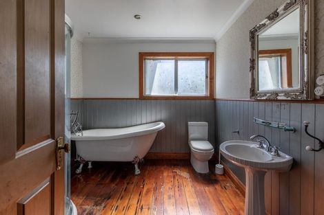 Photo of property in 30 Church Street, Waipawa, 4210