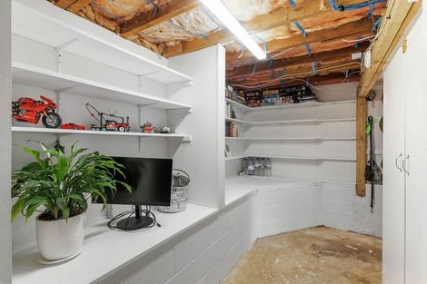 Photo of property in 6 Greenhill Crescent, Pakuranga, Auckland, 2010