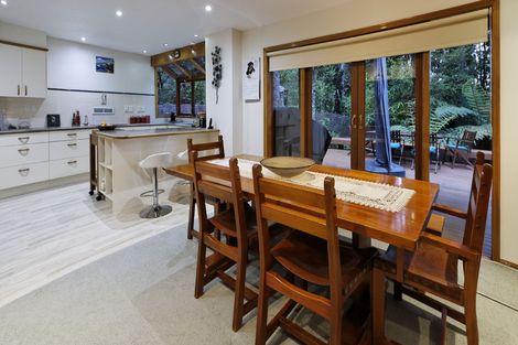 Photo of property in 16 Kauri Loop Road, Oratia, Auckland, 0604