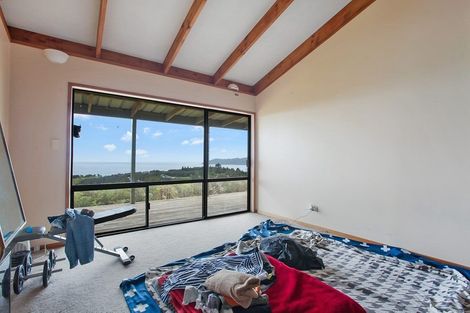 Photo of property in 21 Spicer Road, Cable Bay, 0420