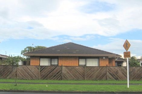 Photo of property in 1/59 Aviemore Drive, Highland Park, Auckland, 2010