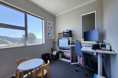 Photo of property in 260 Mark Avenue, Grenada Village, Wellington, 6037