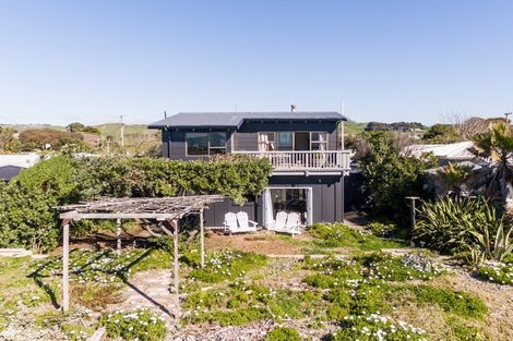 Photo of property in 249 Clifton Road, Te Awanga, 4102