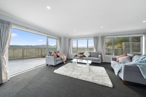 Photo of property in 15 Bickerton Rise, Churton Park, Wellington, 6037