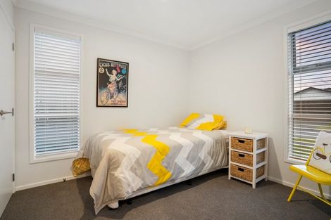 Photo of property in 32 Awatira Drive, Papamoa Beach, Papamoa, 3118