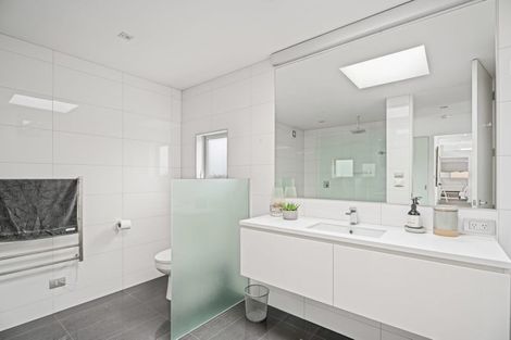 Photo of property in 15 Faulks Terrace, Wanaka, 9305