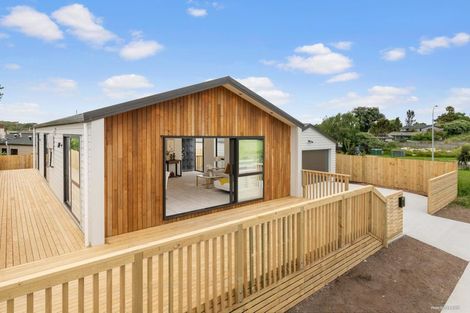 Photo of property in 81 Hamilton Drive, Waiuku, 2123