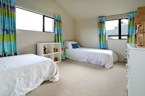 Photo of property in 27 Chamari Close, Titirangi, Auckland, 0604