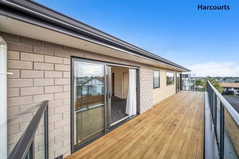 Photo of property in 6a Leven Lane, Totara Heights, Auckland, 2105