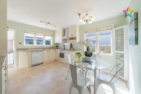 Photo of property in 27 Hume Street, Alicetown, Lower Hutt, 5010