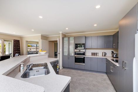 Photo of property in 25 Rodeo Drive, Kelvin Grove, Palmerston North, 4414