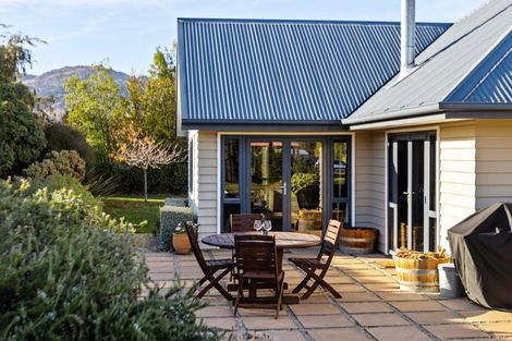 Photo of property in 5 Ethereal Crescent, Mount Pisa, Cromwell, 9383