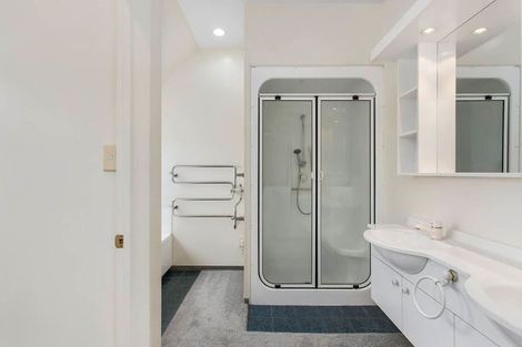 Photo of property in 113 Waimairi Road, Ilam, Christchurch, 8041