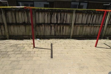 Photo of property in 4/3 Tralee Place, Hillcrest, Hamilton, 3216