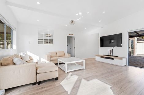 Photo of property in 7 Vipond Road, Stanmore Bay, Whangaparaoa, 0932