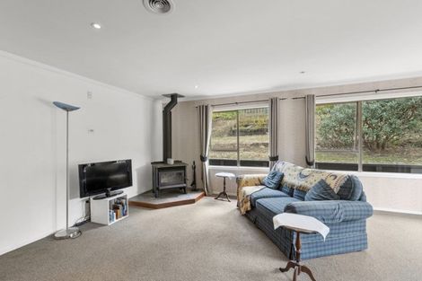 Photo of property in 17 Jenanne Place, Totara Vale, Auckland, 0629