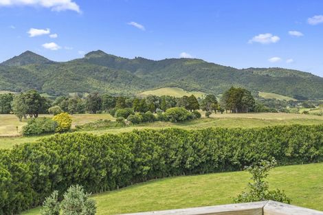 Photo of property in 12 Kaitake Place, Oakura, 4314