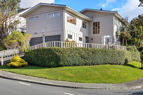 Photo of property in 21 Fitzpatrick Street, Newlands, Wellington, 6037