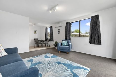 Photo of property in 95b Oakfield Crescent, Pukete, Hamilton, 3200