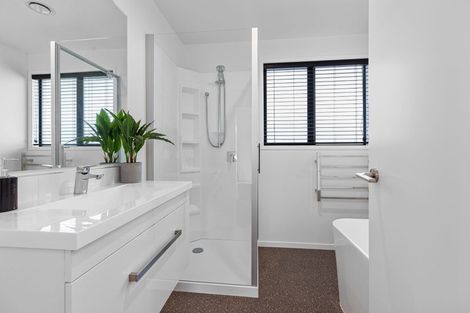 Photo of property in 32 Tamapahore Boulevard, Papamoa Beach, Papamoa, 3118