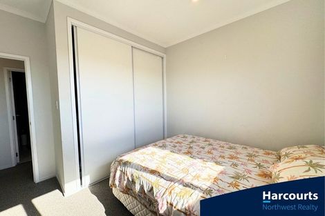 Photo of property in 5 Malbec Place, Huapai, Kumeu, 0810
