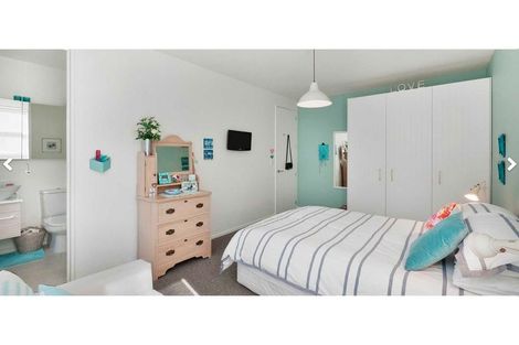 Photo of property in 33 Stoke Street, Sumner, Christchurch, 8081