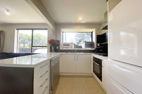 Photo of property in 2/40 Sarabande Avenue, Redwood, Christchurch, 8051