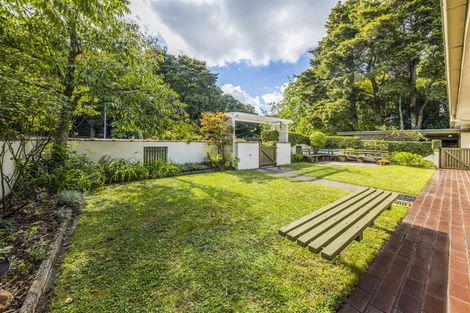 Photo of property in 26 Scenic Drive, Hillpark, Auckland, 2102