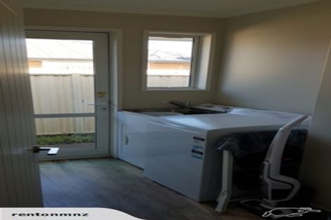 Photo of property in 8a Reid Avenue, Mosgiel, 9024