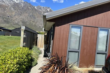 Photo of property in 21 Bale Road, Jacks Point, 9371