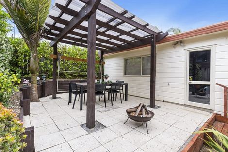 Photo of property in 2/13a Sandspit Road, Cockle Bay, Auckland, 2014