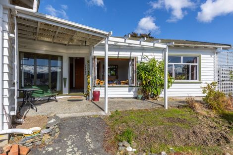 Photo of property in 8 Taranaki Street, Picton, 7220