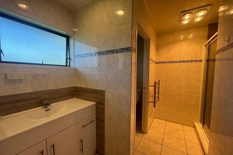 Photo of property in 12 Wairata Place, Te Atatu South, Auckland, 0610