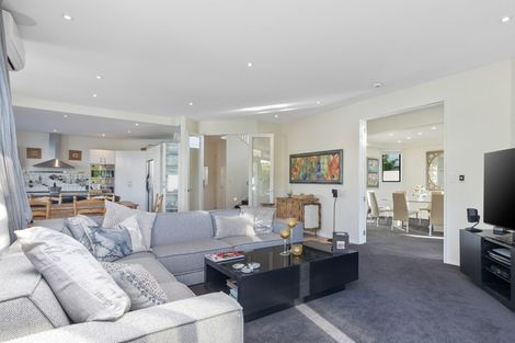 Photo of property in 7 Frieston Road, Milford, Auckland, 0620