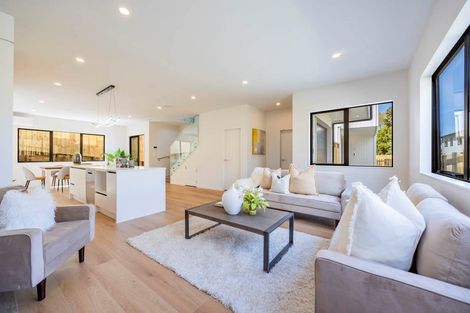 Photo of property in 215c Forrest Hill Road, Forrest Hill, Auckland, 0620